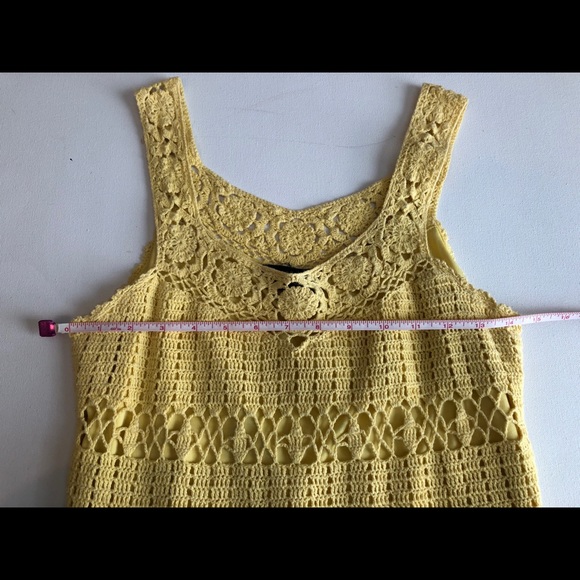 Beautiful yellow crochet top 🌼 - Picture 5 of 6
